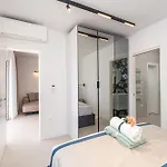 Sunset Apartment *