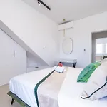 Sunset Apartment *